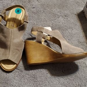 Suede wedge sandals